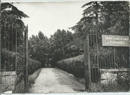 La Garde-Maison De Vacances De Familles "La Farandole" (Légère Pliure Vers Le Bord Haut à Droite,voir Scan) (CPSM) - La Garde