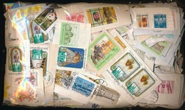Fél Kg Magyar áztatni Való Bélyeg ömlesztve Zacskóban - Used Stamps