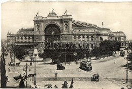 * T2/T3 1929 Budapest VII. Keleti Pályaudvar, Villamosok, Automobilok (képeslapfüzetből / From Postcard Booklet) - Sin Clasificación