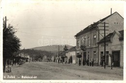 T2 Zsibó, Jibou; Rákóczi út, Janovitz Emil, Józsa Sándor és Fülöp Pál üzlete / Street View With Shops - Unclassified