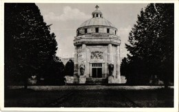 ** T1 Krasznahorkaváralja, Krásnohorské Podhradie; Mauzóleum / Mausoleum - Unclassified