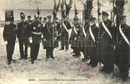 ** T2 French Soldiers During Innspection At The Invalides Hotel In July 1912. - Unclassified