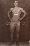 ** T2 Birkózó / Wrestler. Photo - Unclassified