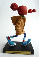 FIGURINE HACHETTE EN RESINE GASTON LES INVENTIONS LE CACHE NEZ N°06 2007 - Figurine In Plastica