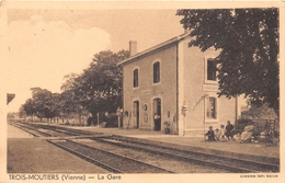 ¤¤   -   TROIS-MOUTIERS    -   La Gare    -   Chemin De Fer    -  ¤¤ - Sonstige & Ohne Zuordnung