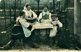 Fantaisie Folklore Coutume Coiffe Femme Fille Enfant DRAICHOTTES DU PAYS DE MONTBELIARD  Le Goûter Cliché Metthez - Personajes