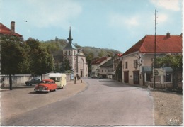 FRANGY  CENTRE DU PAY  AVEC UNE VOITURE ET UNE CARAVANE - Frangy