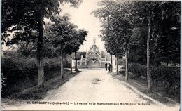 44 - CARQUEFOU -- L'Avenue Et Le Monument - Carquefou