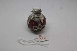 3844 - Sfera Di Giadeite Rossa, Lucidata A Mano, Lavorata Con Filamento In Arg., Con Maialino In Argento In Alto Gr. 71 - Art Oriental