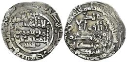 CALIFATO DE CORDOBA. Hisham II. Dirham. 394H. Madinat Fas (Fez). Citando A Al-Hayib Y `Abd-Al-Malik. V. 636. Ar. 3,49g.  - Islamiques
