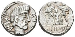 L. TITURIUS SABINUS. Denario. 89 A.C. Roma A/ Cabeza Del Rey Tatius A Derecha, Delante Una Palma. Leyenda Delante A PV,  - République (-280 à -27)