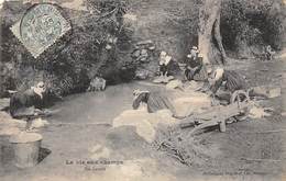 Thème:   Métier. Lavandières   Vie Au Champs Le Lavoir    (voir Scan) - Altri & Non Classificati