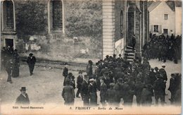 44 - FROSSAY -- Place De L'Eglise Et Rue Du Verger - Frossay