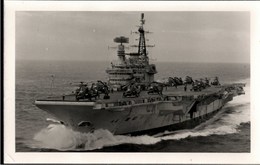 ! Fotokarte 1974, Flugzeugträger HMS Hermes, Hubschrauber, Später INS Viraat, Aircraftcarrier, Porte Avions - Guerra