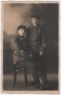 Carte Photo Militaria 2 Soldats Du 28e BCA Bataillon De Chasseurs Alpins à DUISBOURG, 1 Soldat Nommé - Regimenten