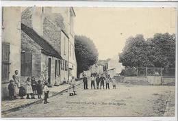 78 MAURECOURT . La Rue De La Mairie Très Animée  , édit : A Bourdier Versailles , Années 10 , état Extra - Maurecourt