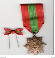 Médaille D'Honneur De La  Famille Française ( Famille Nombreuse Version Bronze ) + Réduction - Autres & Non Classés
