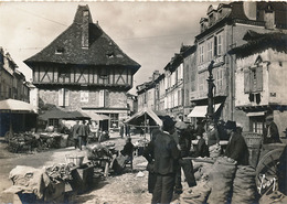 SAINT CERE - PLACE DU MERCADIAL  (C P S M) - Saint-Céré