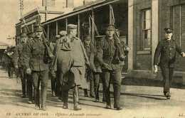 GUERRE...14/18...MILITAIRE..PRISONNIERS..OFFICIERS ALLEMANDS PRISONNIERS - War 1914-18