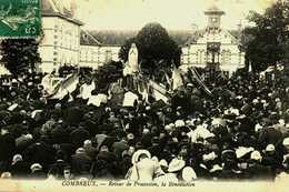 45...LOIRET...COMBREUX...RETOUR DE PROCESSION.....LA BENEDICTION - Autres & Non Classés