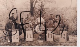 CARTE PHOTO  ORCHESTRE  1416 ROBBIES RIALTO  SWINGERS      + CACHET DE  STALAG  IX  C   AU VERSO - War 1914-18