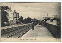 1 Cpa Chatelaudren Plouagat - Train En Gare - Châtelaudren