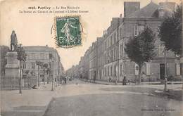 Pontivy     56        Statue De Lourmel Et Hôtel Grosset      (voir Scan) - Pontivy