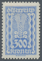 Österreich: 1922, Freimarken 300 Kr. Zwölf Verschiedene Gezähnte Farbproben Auf Weißem Bzw. Gelblich - Autres & Non Classés