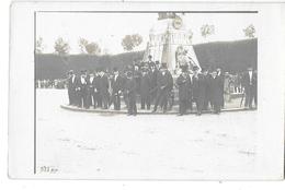 SAINT MAIXENT (79) Carte Photo Groupe D'hommes Au Pied De La Statue De Denfert Rochereau - Saint Maixent L'Ecole