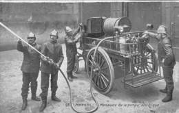 Thème:  Métier. Pompier Manœuvre De La Pompe électrique    (voir Scan) - Firemen