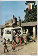 Delcampe - Carte Postale AFrique Côte D'Ivoire  Taxi Brousse Par P. Chareton Trés  Beau Plan - Elfenbeinküste
