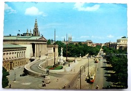 #376  The Ringstrasse, Hauses Of Parlament, Town Hall And Old Teatre - Vienna, AUSTRIA - Used Postcard Stamp 1977 - Ringstrasse