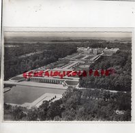 77-  VAUX LE VICOMTE -LE CHATEAU ET LES JARDINS DESSINES PAR LE NOTRE - VUE AERIENNE - Vaux Le Vicomte