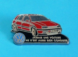 1 PIN'S //   ** VOLKSWAGEN / GOLF ** . (Decat Paris) - Volkswagen