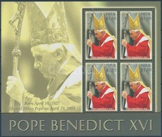 ** 2005 XVI. Benedek Pápa Kisív,
Pope Benedict XVI Minisheet
Mi 1059 - Altri & Non Classificati