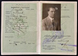 1930-1934 Magyar Királyság Fényképes útlevele, Dr. Jetts Gyula ügyvéd Részére, Csehszlovák Bejegyzéssel, Meghosszabbítás - Unclassified