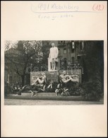 1939 Budapest, A Klebelsberg Kuno-emlékmű, Papírlapra Ragasztott Fotó, 11×16 Cm - Otros & Sin Clasificación