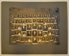 1925 Arad, Katholikus Főgimnázium Tanárai és Végzős Diákjai, Kistabló, Nevesített Portrékkal, 22,5x29,5 Cm, Karton 32x39 - Autres & Non Classés