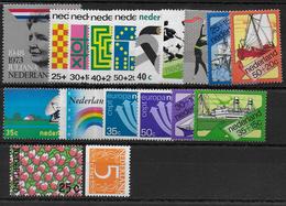 NEDERLAND - ANNEE COMPLETE 1973 ** MNH - COTE YVERT = 22.6 EUR. - 18 VALEURS - Années Complètes