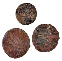 3db Klf Tisztítatlan Római Rézpénz A Kr. U. IV. Századból T:3
3pcs Of Diff Uncleaned Roman Copper Coins From The 4th Cen - Ohne Zuordnung