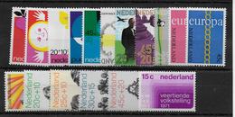 NEDERLAND - ANNEE COMPLETE 1971 ** MNH - COTE YVERT = 23 EUR. - 17 VALEURS - Años Completos