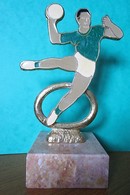 TROPHÉE Coupe Récompense HAND-BALL Support Marbre 7 X 7 Cm Hauteur : 17 Cm - Poids : 620 Gr - Handball