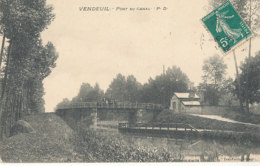 02 // VENDEUIL   Pont Du Canal  P.D. - Andere Gemeenten