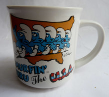 MUG TASSE EN FAIENCE 1982 WALLACE BERRIES SCHTROUMPFS SMURF SCHLUMPF PIFUTOS - El Arte De La Mesa