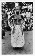 Benin - Dahomey - Ethnic / 30 - Jeune Féticheuse - Nu - Benin