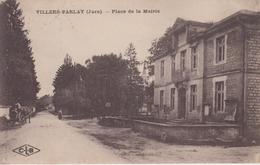 CPA Villers-Farlay - Place De La Mairie (avec Petite Animation) - Villers Farlay