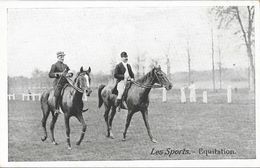 Hippisme - Les Sports: Equitation - Deux Cavaliers (un Militaire) - Carte Non Circulée - Paardensport