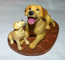 ADORABLE STATUETTE FIGURINE JOLI CHIEN RESINE LABRADOR ET SON BEBE   Tbe - Hunde