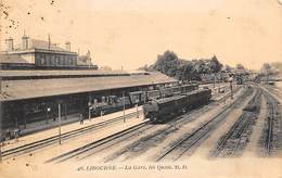 Libourne       33       Intérieur De La Gare. Train        (voir Scan) - Libourne
