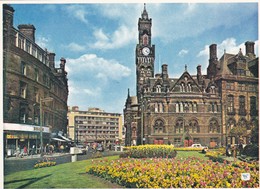 Postcard Bradford Yorkshire Town Hall And Flower Beds [ Walter Scott ] My Ref  B23208 - Bradford
